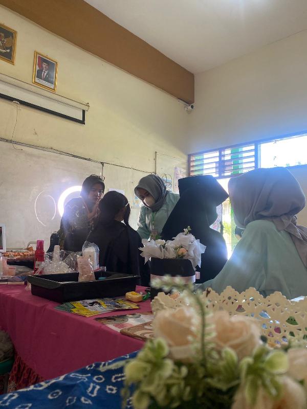 SMK Batik 2 Surakarta Turut Meriahkan Edufair SMP Negeri 7 Surakarta