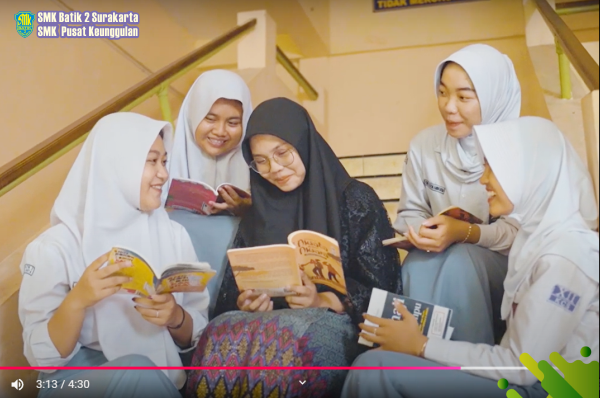 Transformasi Literasi SMK Batik 2 Surakarta