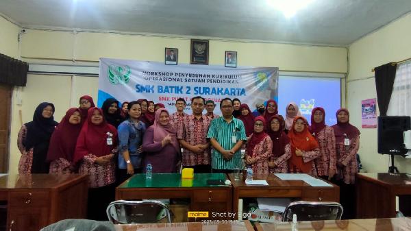 Foto Penyusunan Kurikulum 1